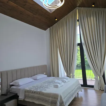 Hotel Toska Farm *