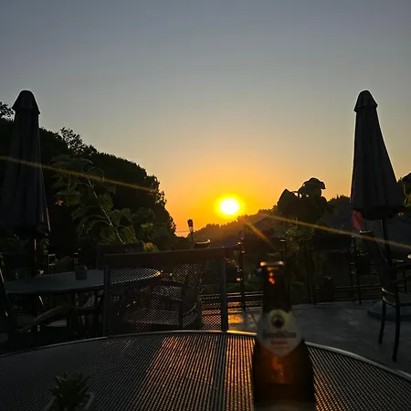 Hotel Toska Farm *